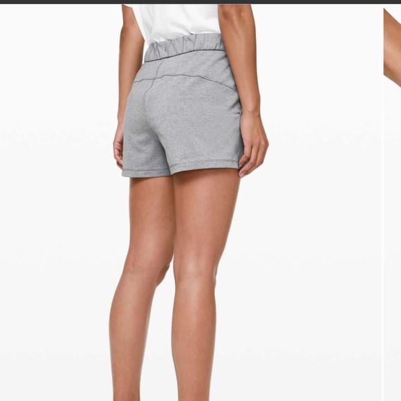 Lululemon On The Fly Short 2.5” - Heathered Slate - Picture 3 of 9